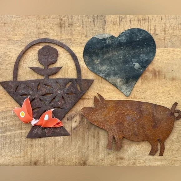 Rustic Metal Wall Decor Set - Heart, Pig, and Flower Basket - Picture 5 of 8